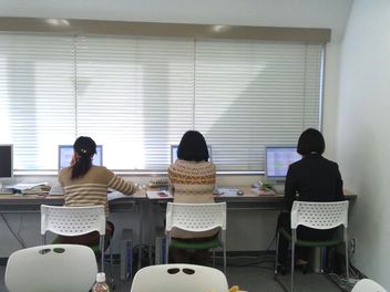 ＥＳ書いたりエントリーしたりする学生たち